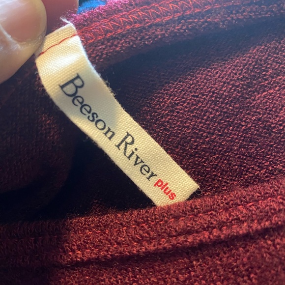 Beesson River Plus light weight sweater, 2XL, smoke free home - Picture 2 of 2